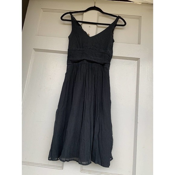 Express Black Silk Ruffled Deep‎ V Neck Cut Sleeveless Dress Size 2 Jeweled Y2k - Picture 5 of 5